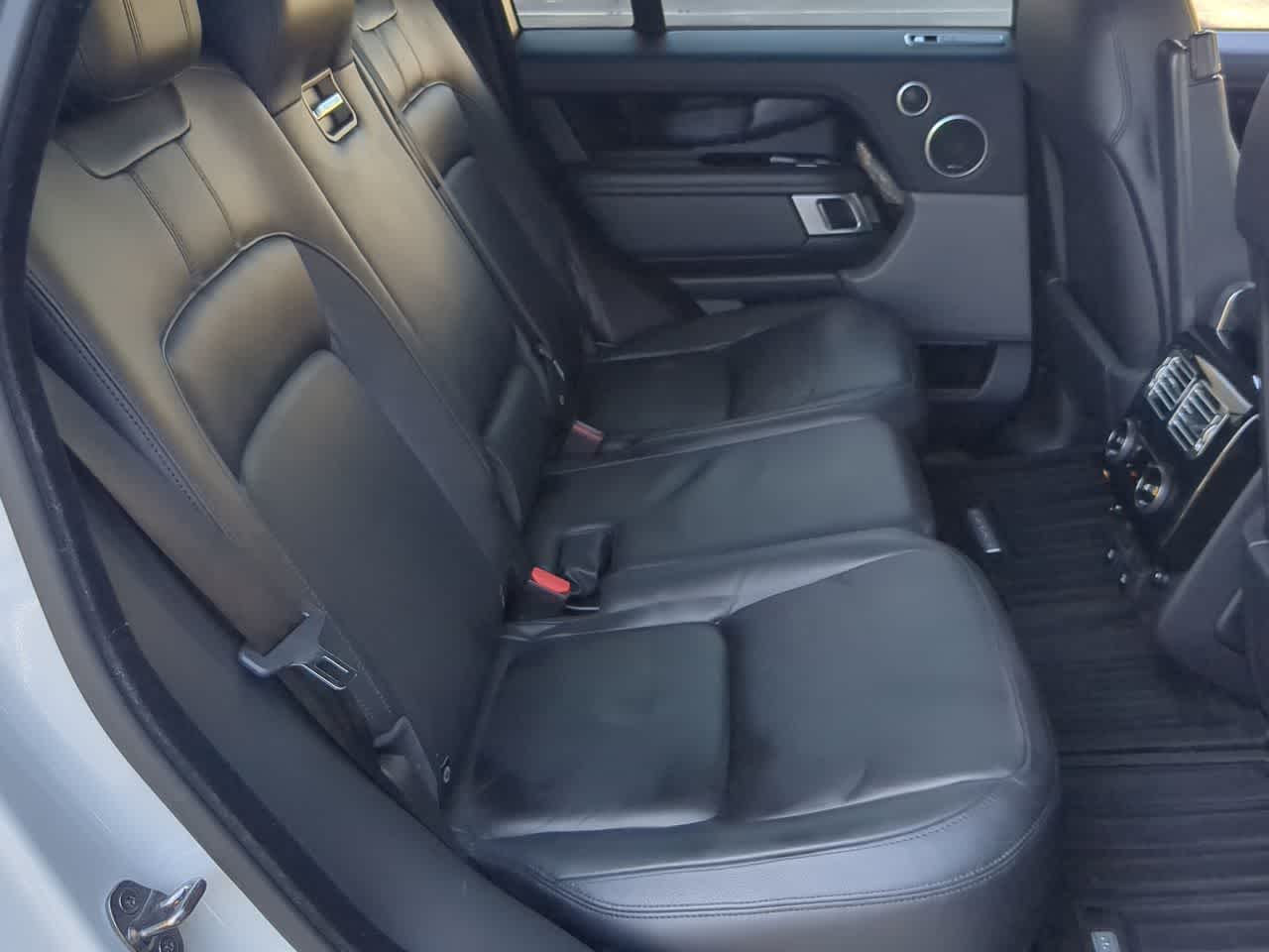 Thumbnail: 2020 Land Rover Range Rover - 20