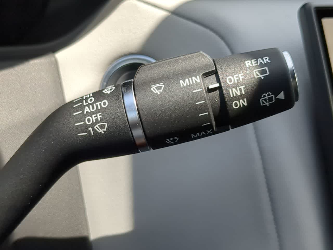 Thumbnail: 2026 Land Rover Range Rover Velar - 27