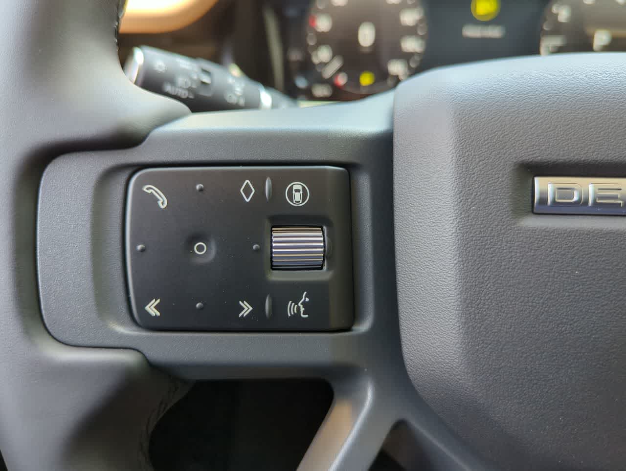 2025 Land Rover Defender 110 24