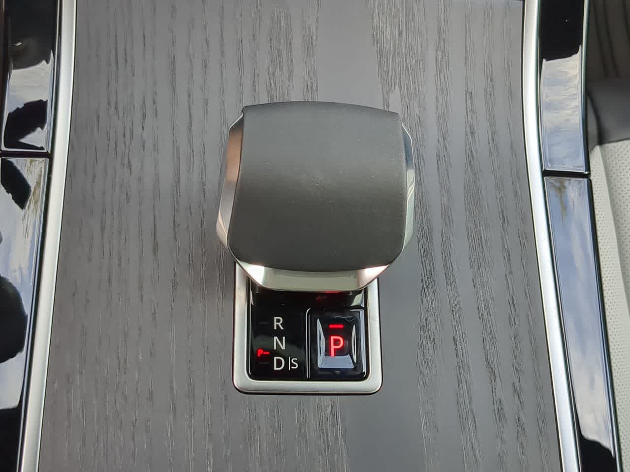 Thumbnail: 2026 Land Rover Range Rover Evoque - 35