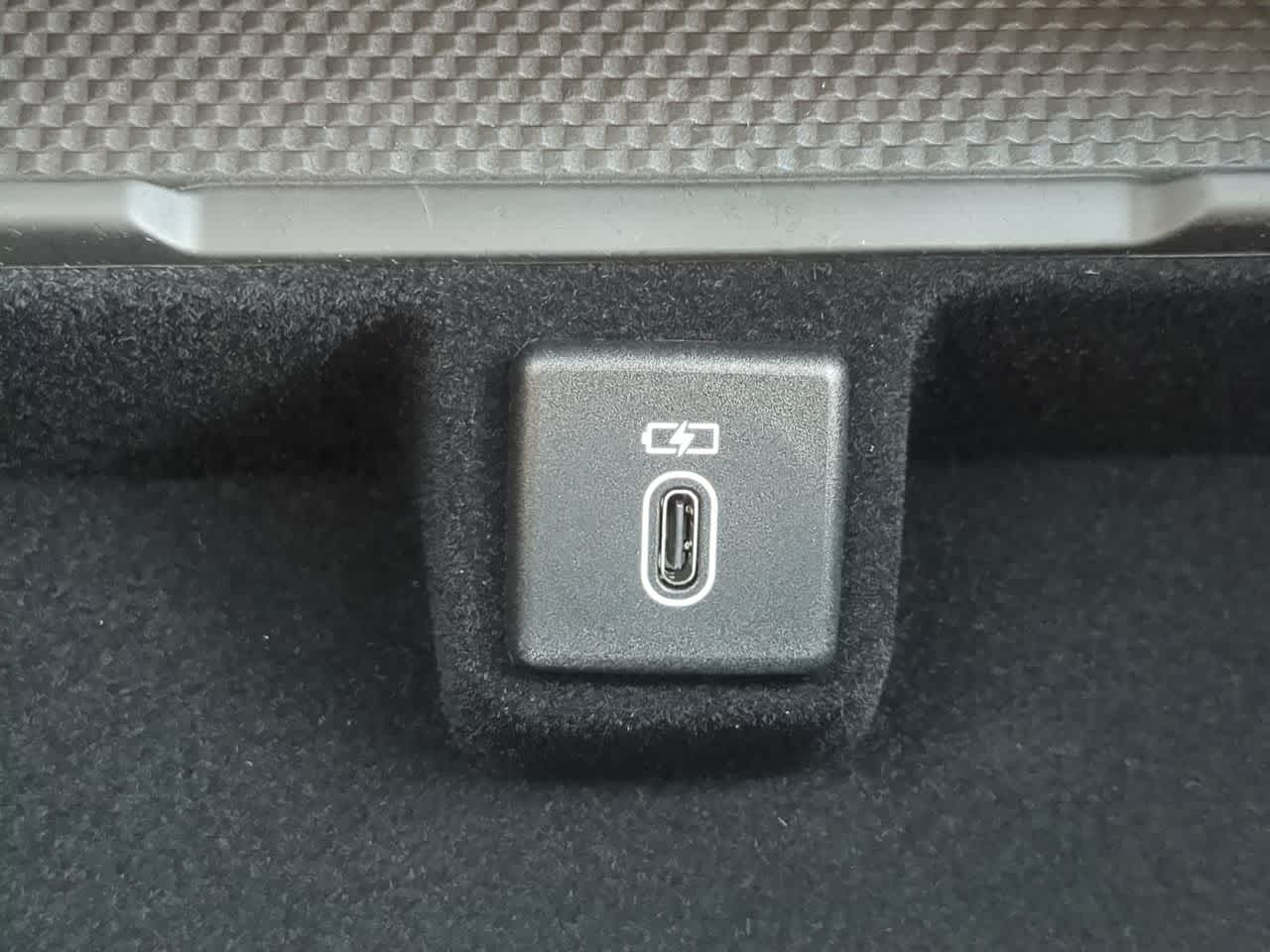 Thumbnail: 2026 Land Rover Range Rover - 33