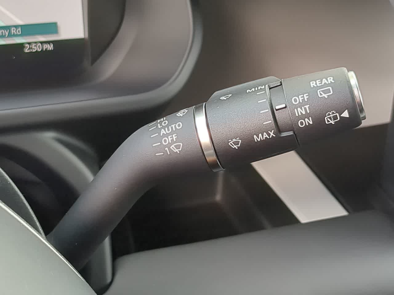 Thumbnail: 2025 Land Rover Defender - 28