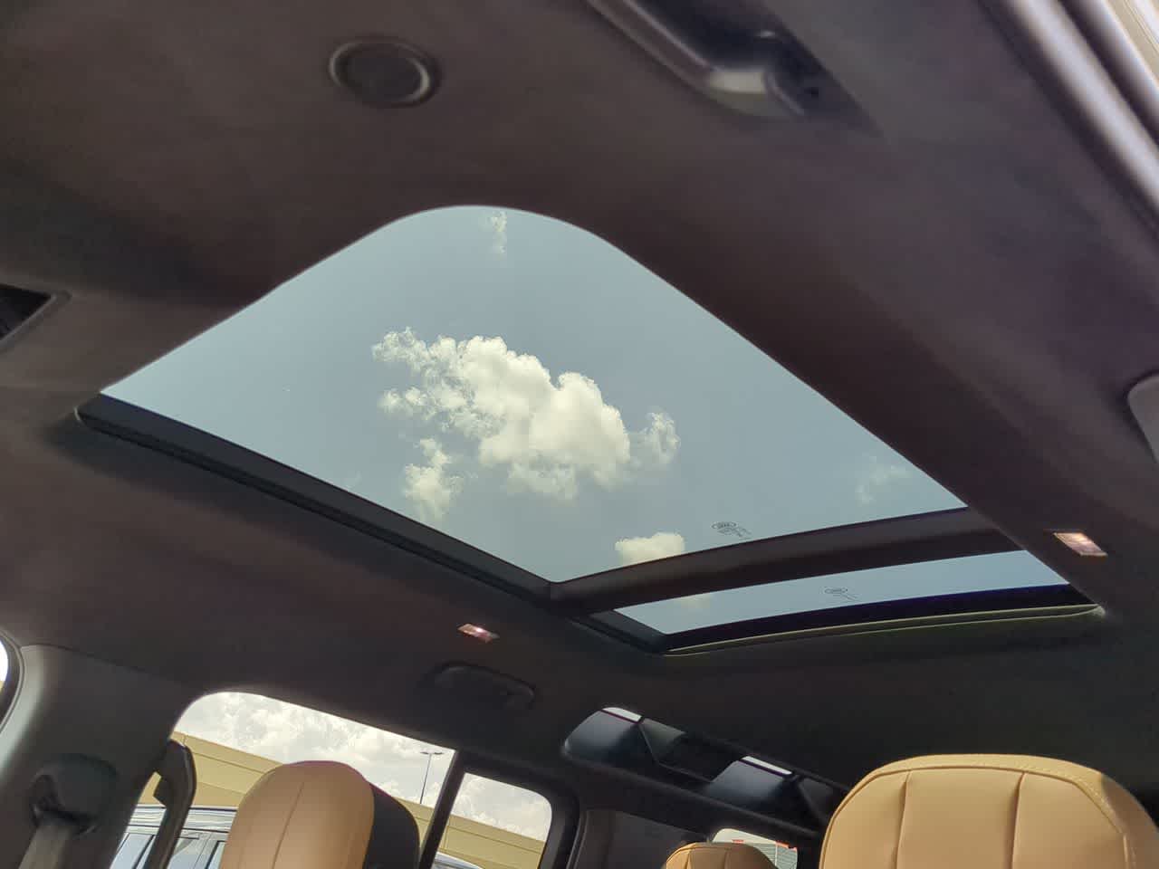 Thumbnail: 2025 Land Rover Defender - 20