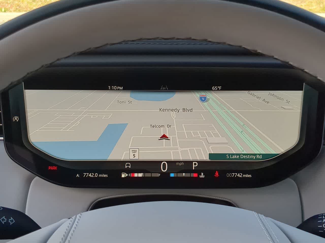 Thumbnail: 2025 Land Rover Range Rover Sport - 36