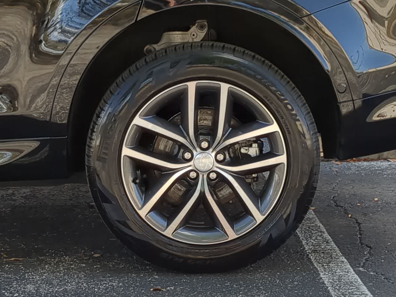 Thumbnail: 2025 Land Rover Discovery Sport - 14