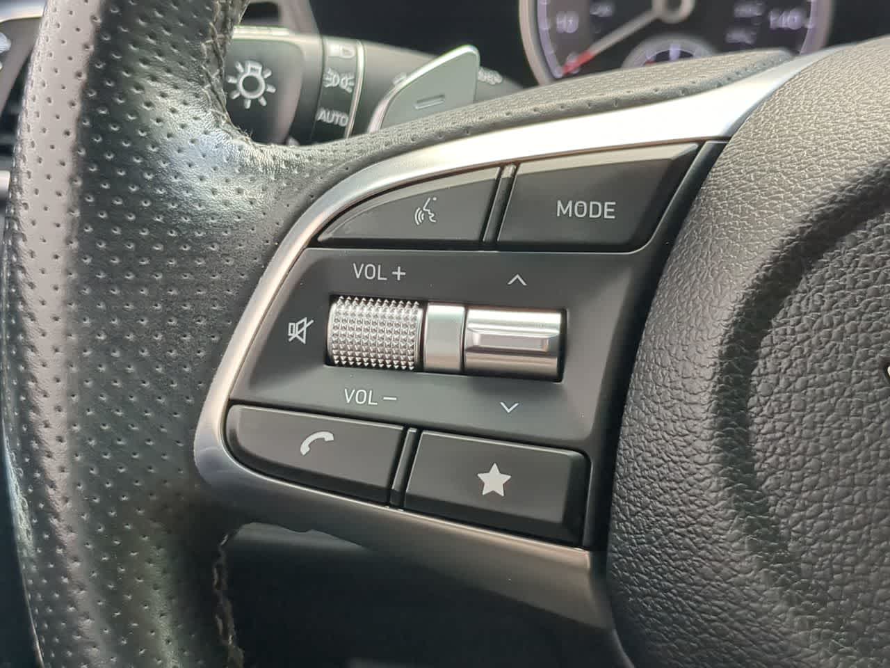 Thumbnail: 2022 Genesis G70 - 23