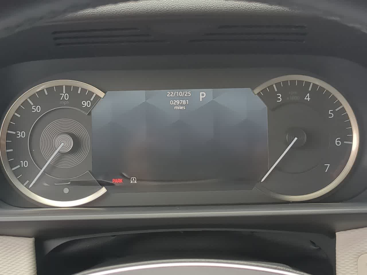 Thumbnail: 2023 Land Rover Discovery - 34