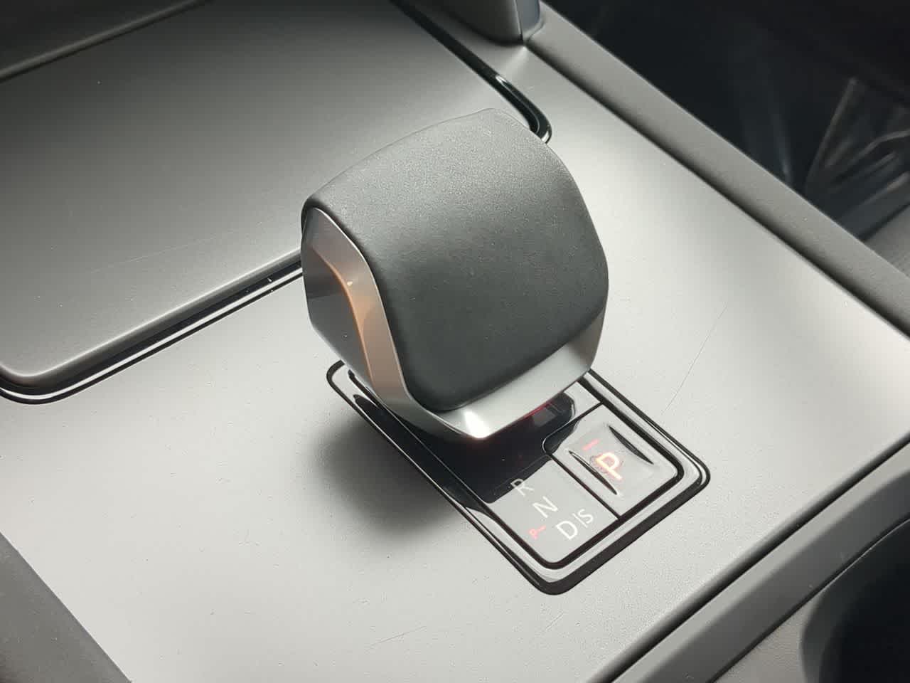 Thumbnail: 2025 Land Rover Discovery Sport - 31