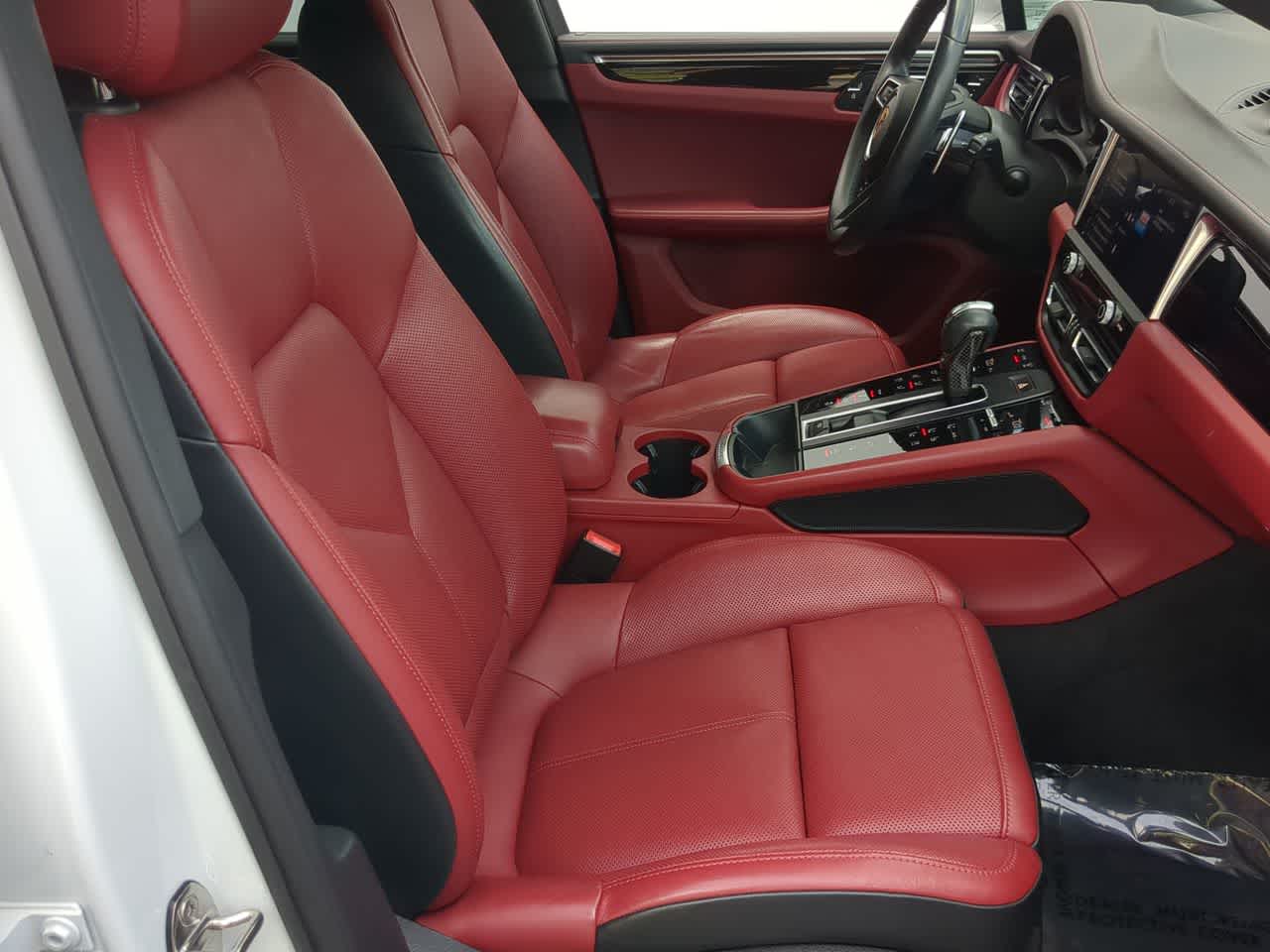 Thumbnail: 2024 Porsche Macan - 24