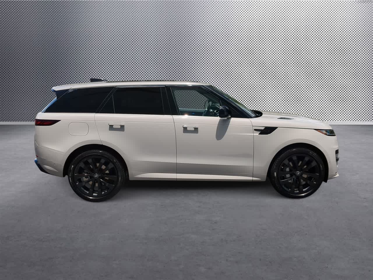 Thumbnail: 2025 Land Rover Range Rover Sport - 9