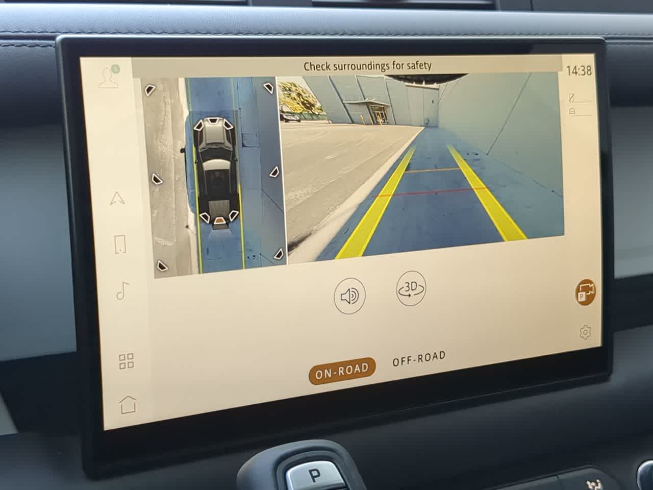 Thumbnail: 2025 Land Rover Defender - 32