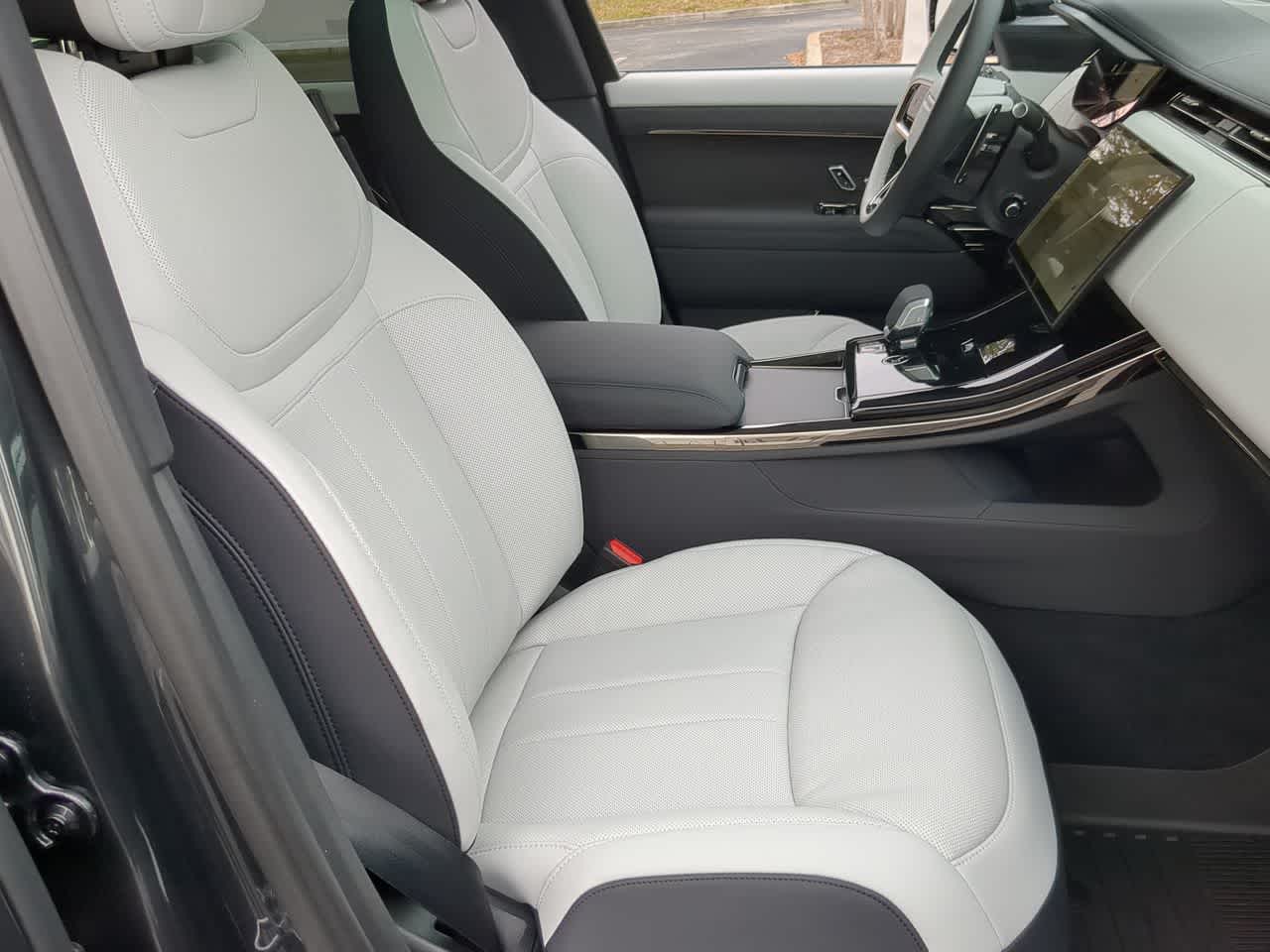 Thumbnail: 2026 Land Rover Range Rover Sport - 22