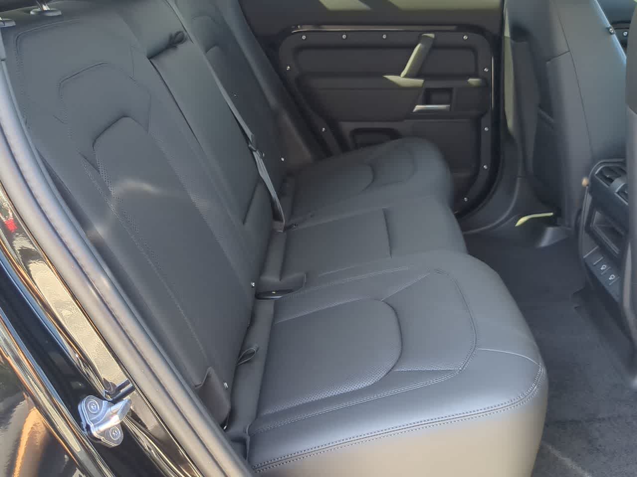 Thumbnail: 2025 Land Rover Defender - 22