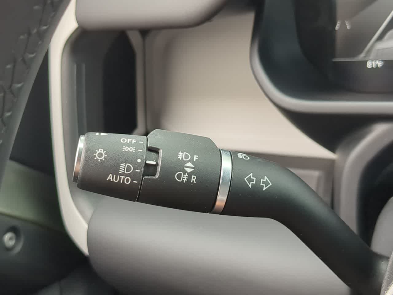 Thumbnail: 2025 Land Rover Defender - 28