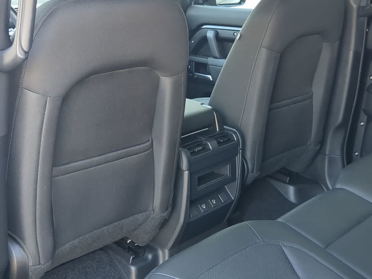 Thumbnail: 2025 Land Rover Defender - 18