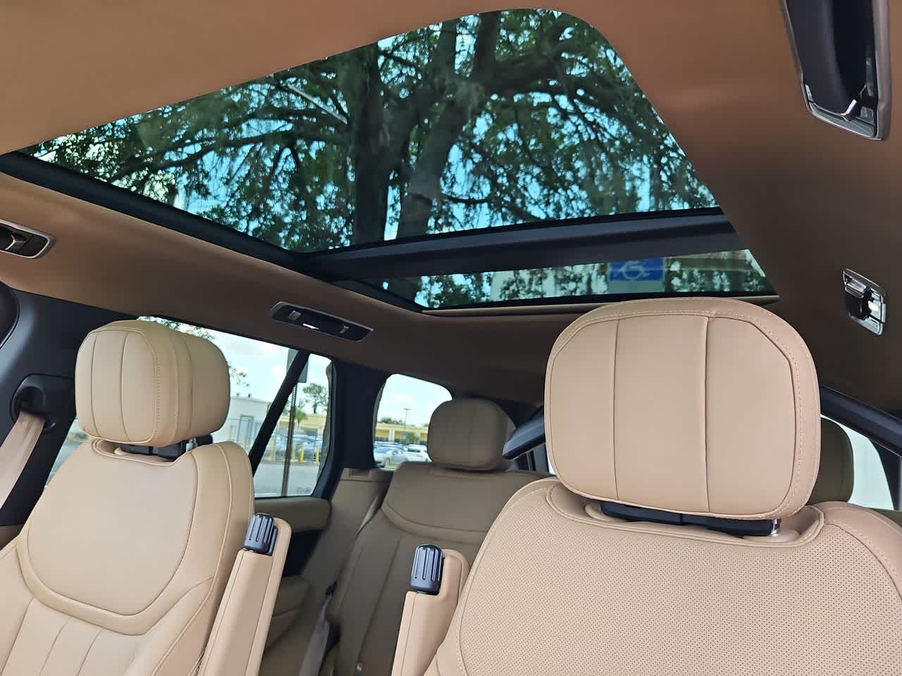 Thumbnail: 2025 Land Rover Range Rover - 20