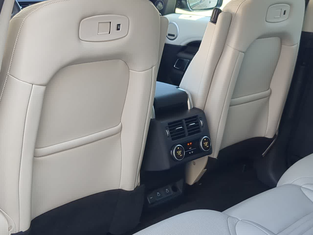 Thumbnail: 2025 Land Rover Discovery - 17