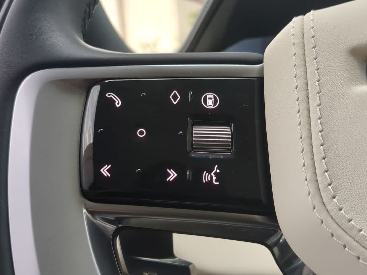 Thumbnail: 2025 Land Rover Range Rover - 26