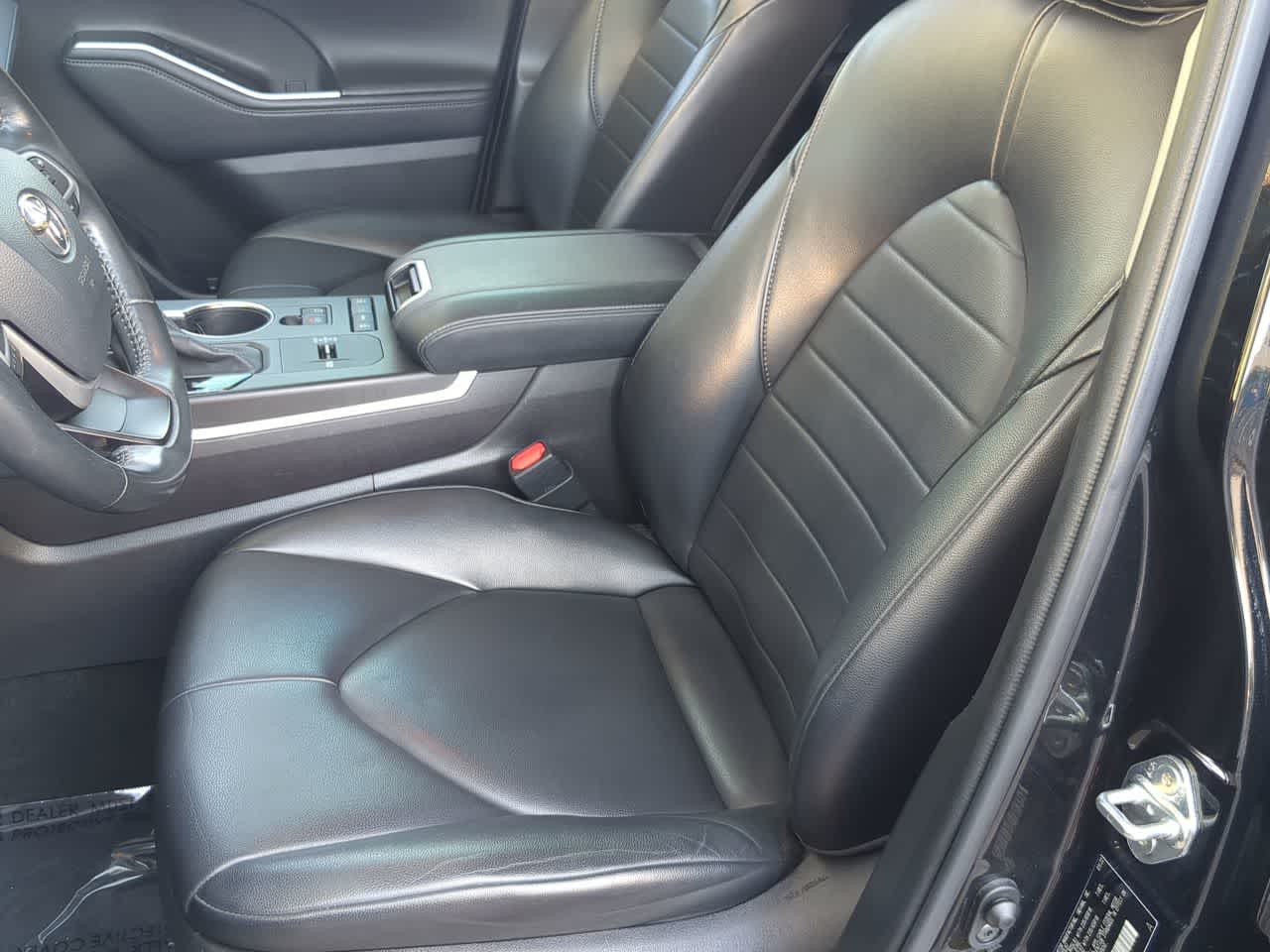 Thumbnail: 2022 Toyota Highlander - 17