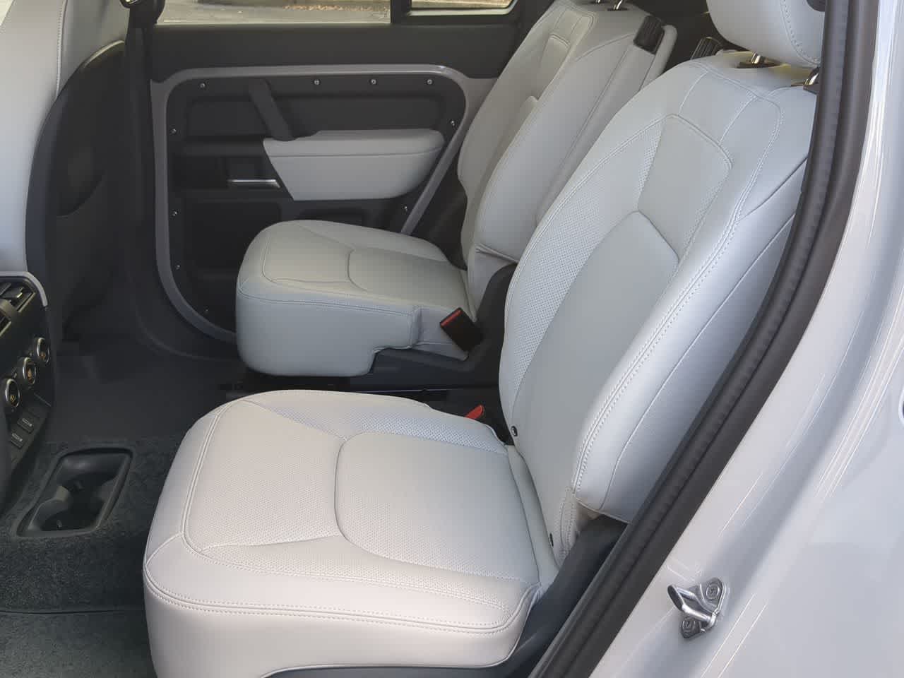 Thumbnail: 2026 Land Rover Defender - 20