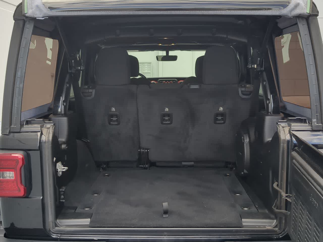 Thumbnail: 2023 Jeep Wrangler - 34