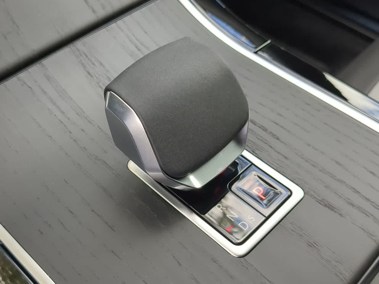 Thumbnail: 2026 Land Rover Range Rover Evoque - 34