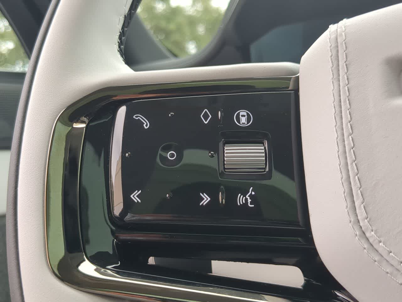 Thumbnail: 2026 Land Rover Range Rover Sport - 24