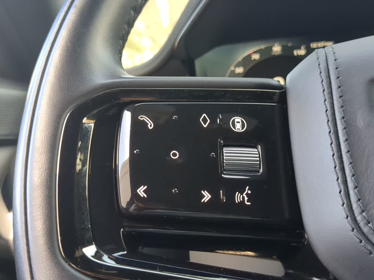 Thumbnail: 2024 Land Rover Range Rover Sport - 24