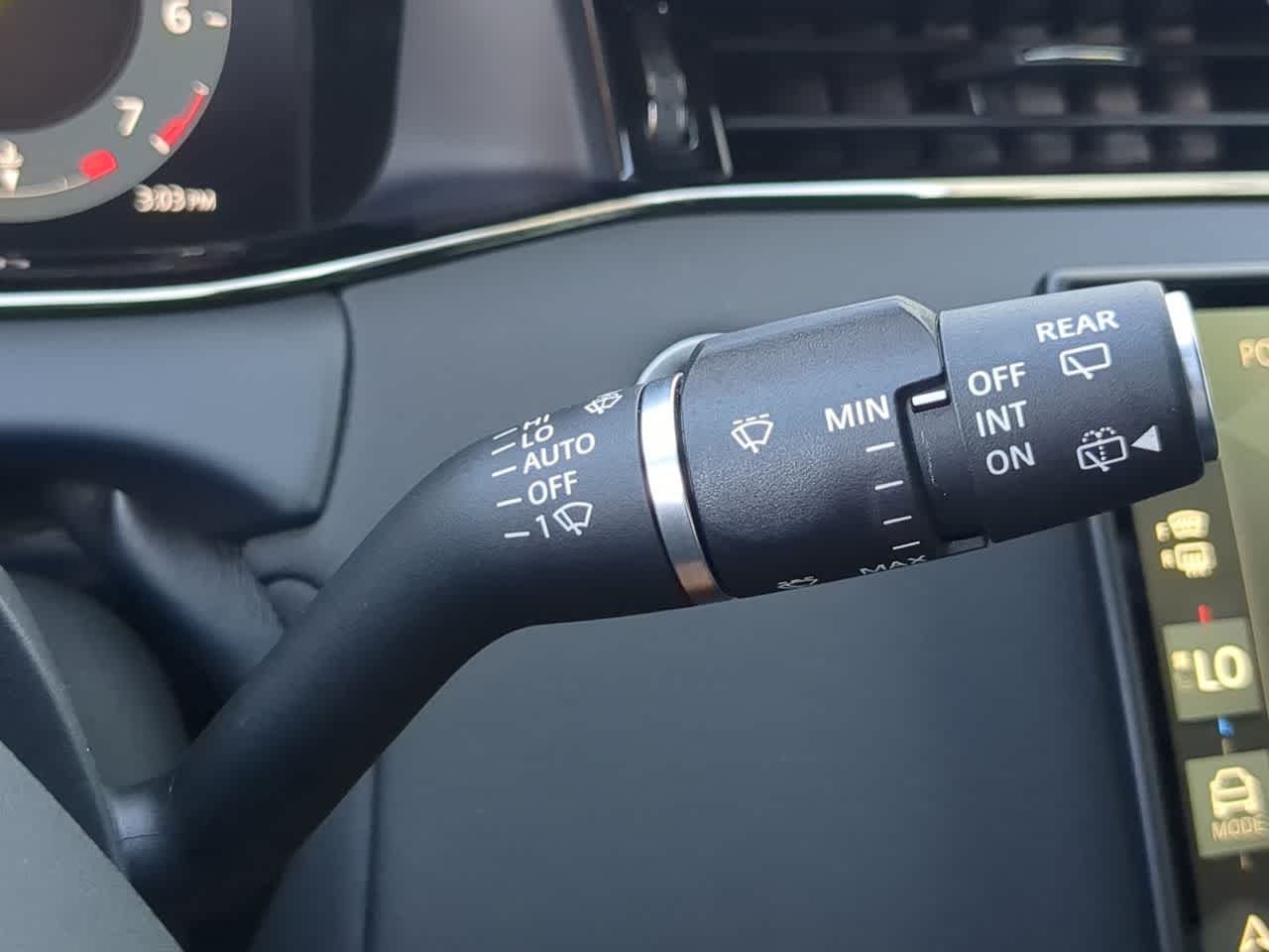 Thumbnail: 2024 Land Rover Range Rover Evoque - 27