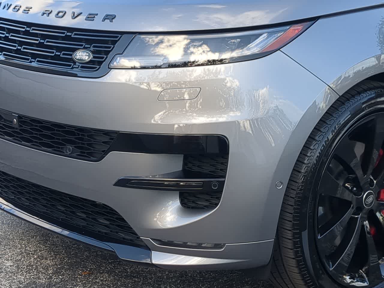 Thumbnail: 2025 Land Rover Range Rover Sport - 11