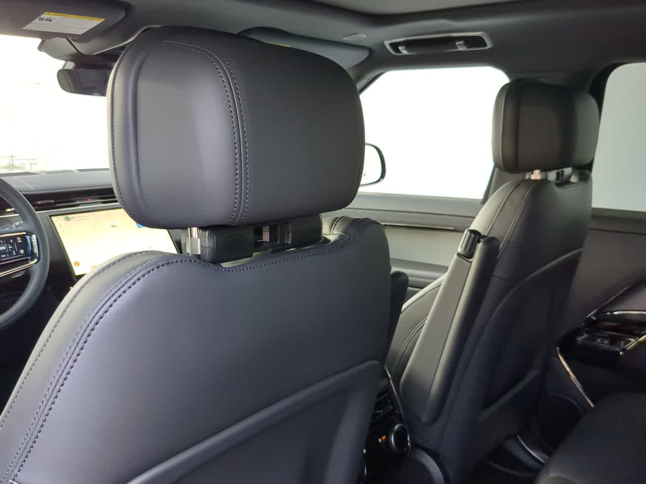 Thumbnail: 2025 Land Rover Range Rover Sport - 19