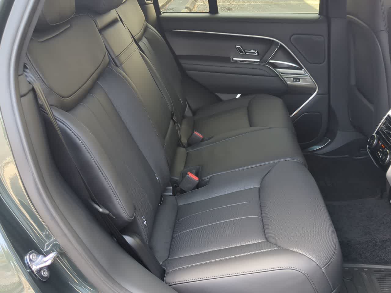 Thumbnail: 2026 Land Rover Range Rover - 22