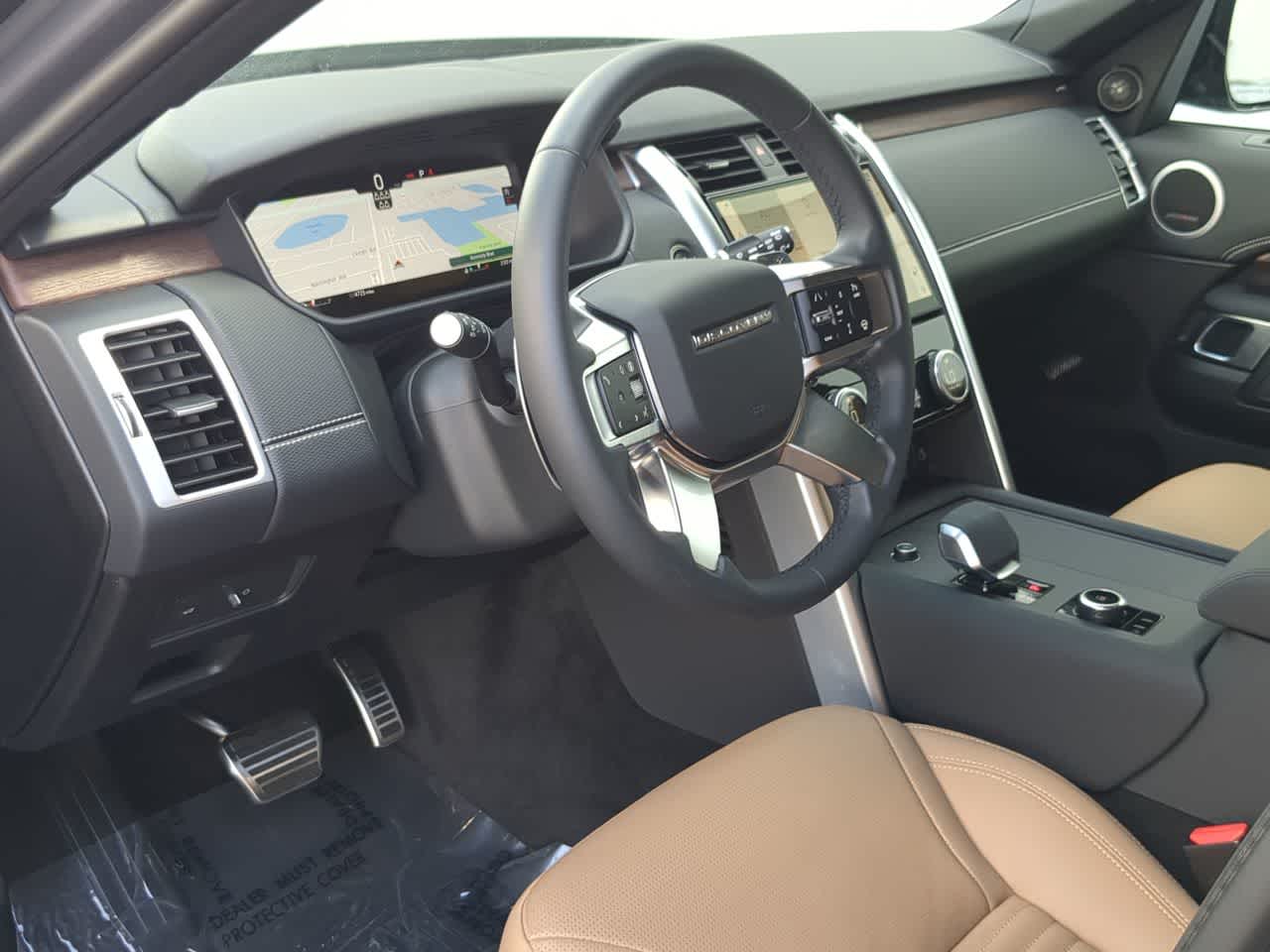 Thumbnail: 2025 Land Rover Discovery - 10