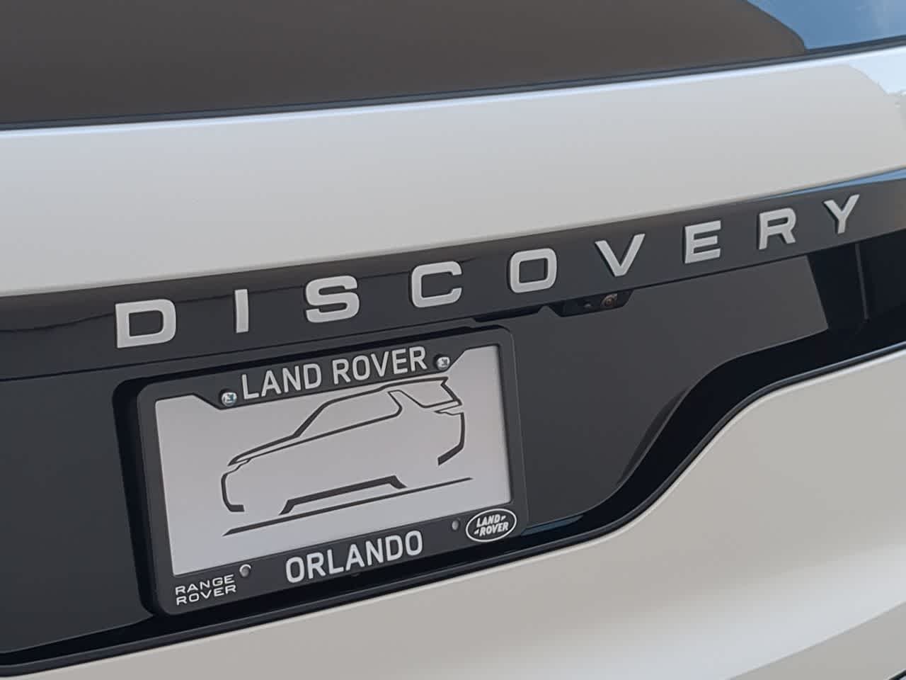 Thumbnail: 2026 Land Rover Discovery - 13