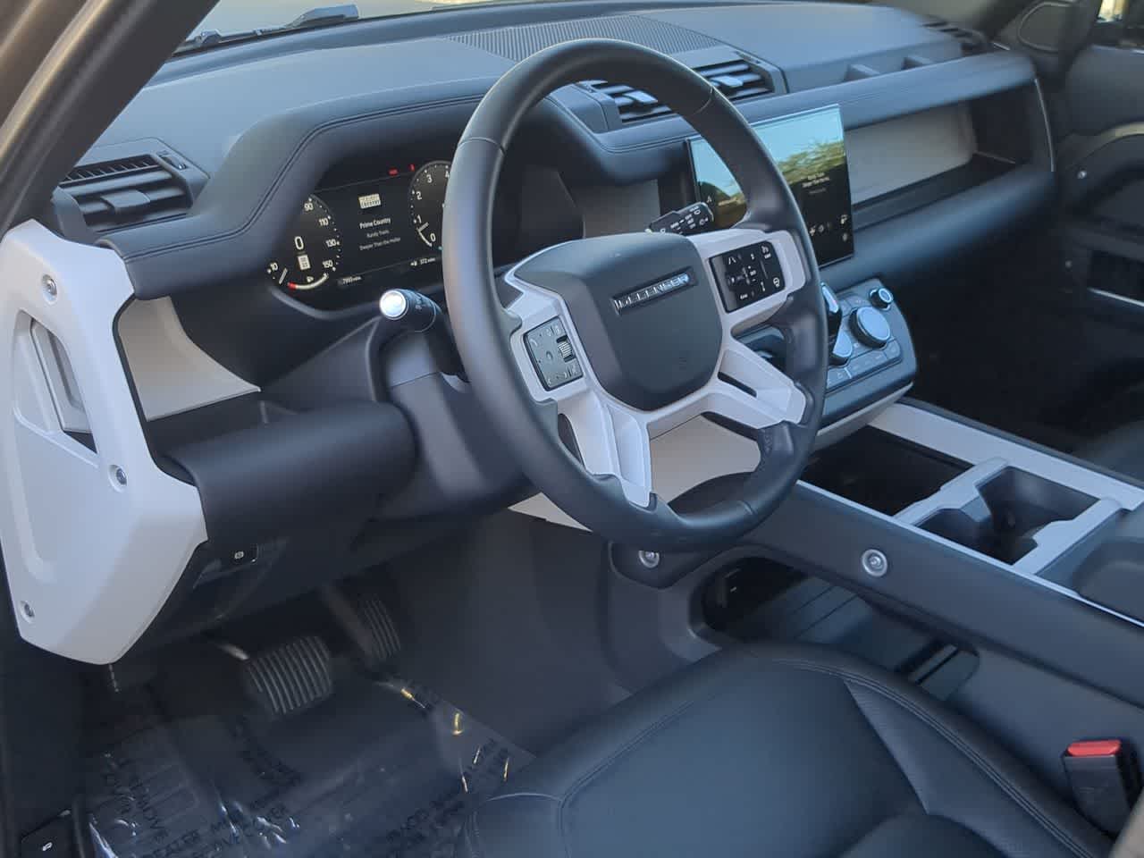 Thumbnail: 2025 Land Rover Defender - 10