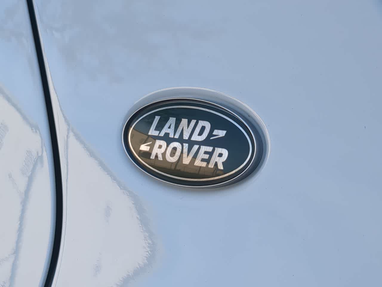 Thumbnail: 2025 Land Rover Discovery Sport - 11