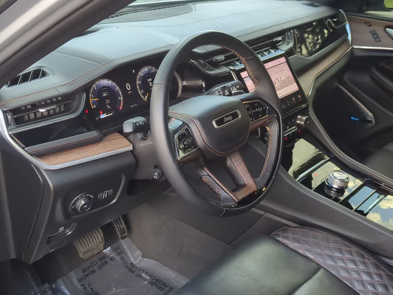 Thumbnail: 2023 Jeep Grand Cherokee - 10