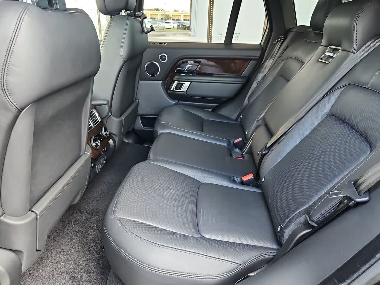 Thumbnail: 2022 Land Rover Range Rover - 21