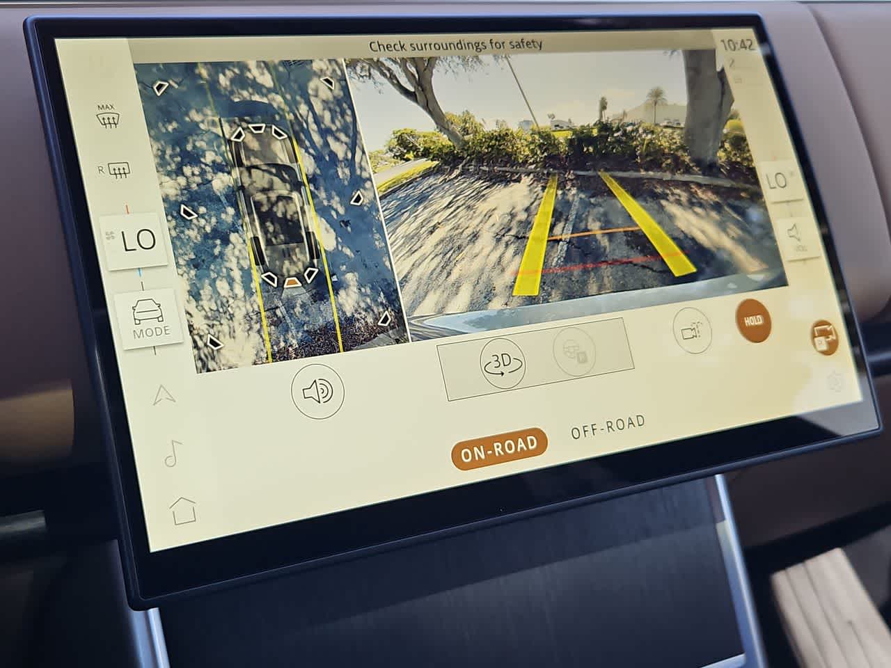 Thumbnail: 2025 Land Rover Range Rover - 32