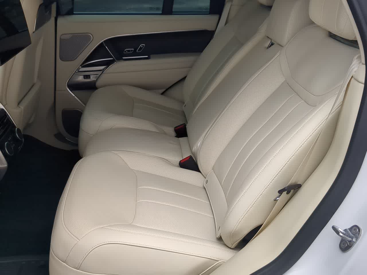 Thumbnail: 2024 Land Rover Range Rover - 20