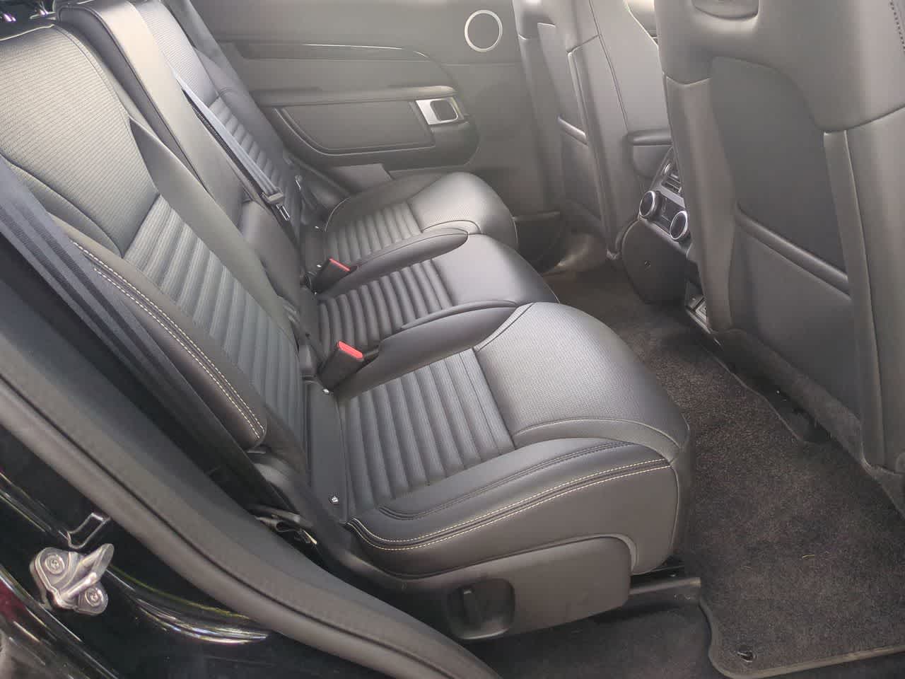 Thumbnail: 2025 Land Rover Discovery - 21