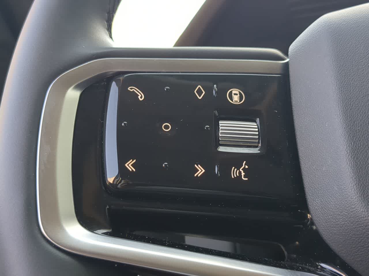 Thumbnail: 2025 Land Rover Discovery Sport - 26