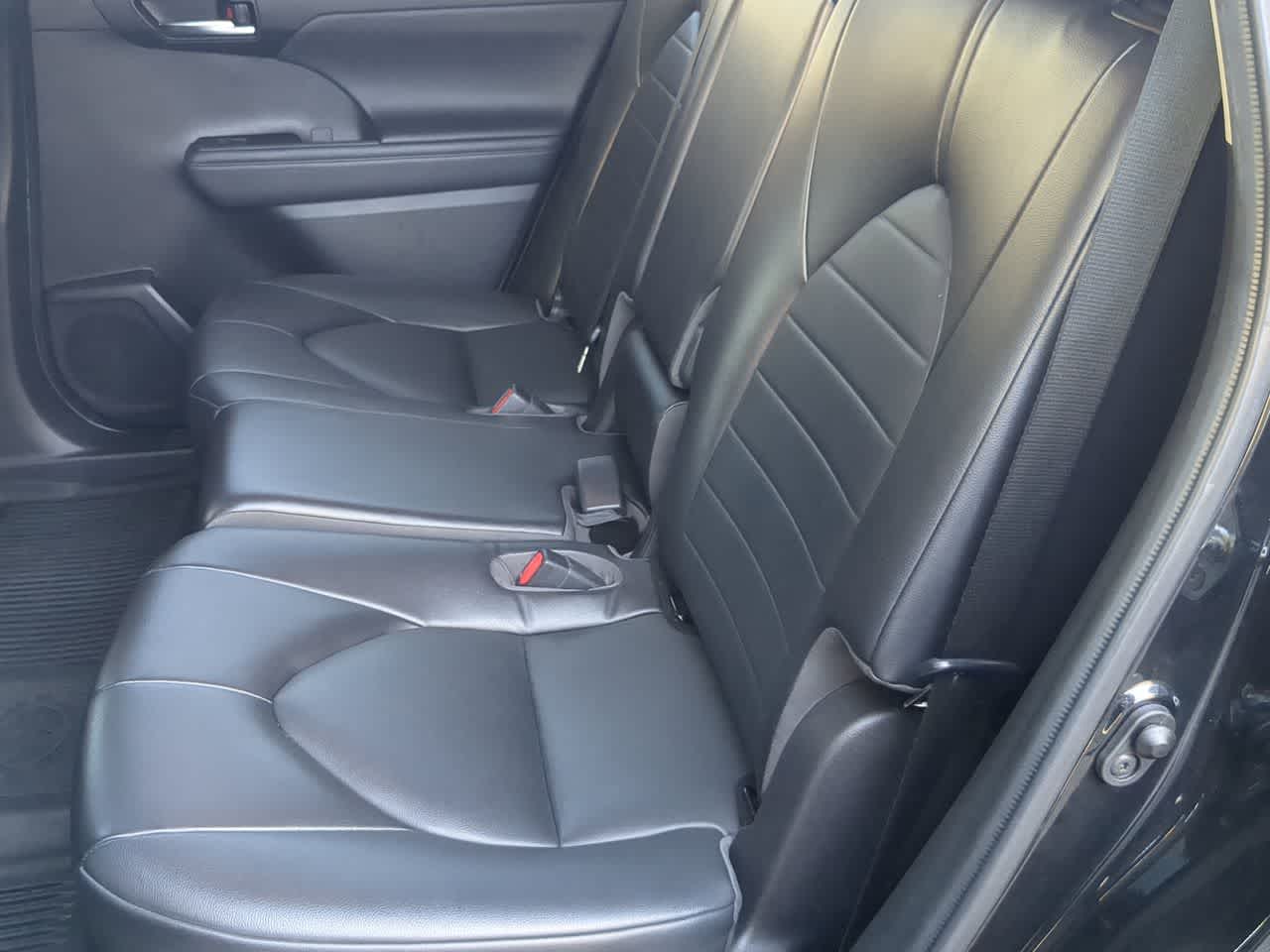 Thumbnail: 2022 Toyota Highlander - 21