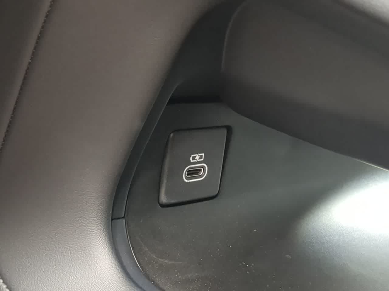 Thumbnail: 2025 Land Rover Range Rover Sport - 34