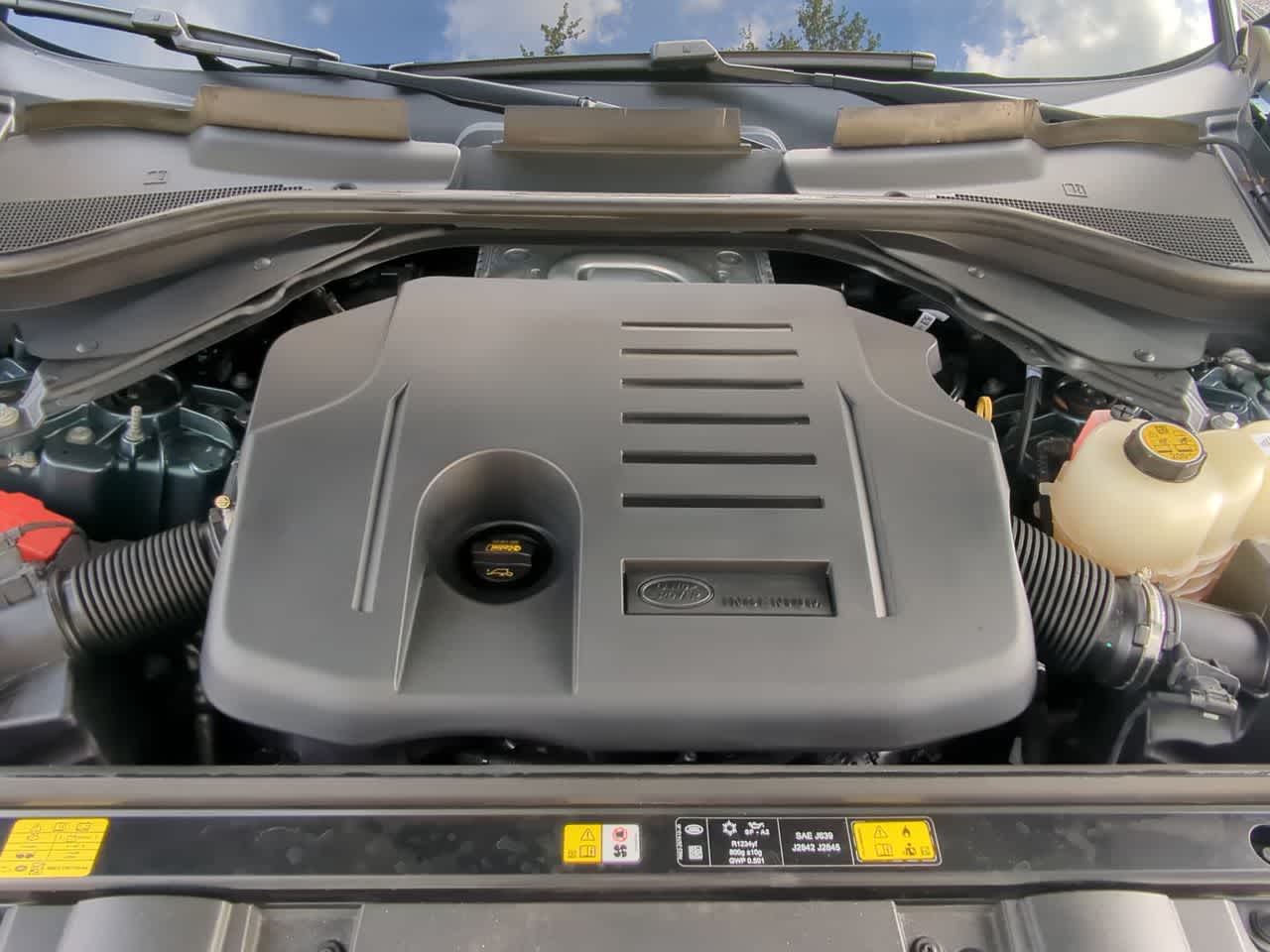 Thumbnail: 2025 Land Rover Range Rover Sport - 15