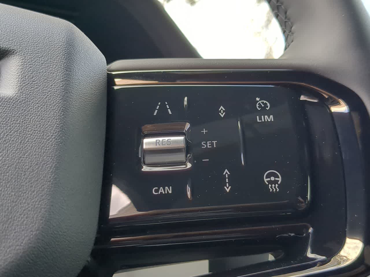 Thumbnail: 2026 Land Rover Range Rover Evoque - 26