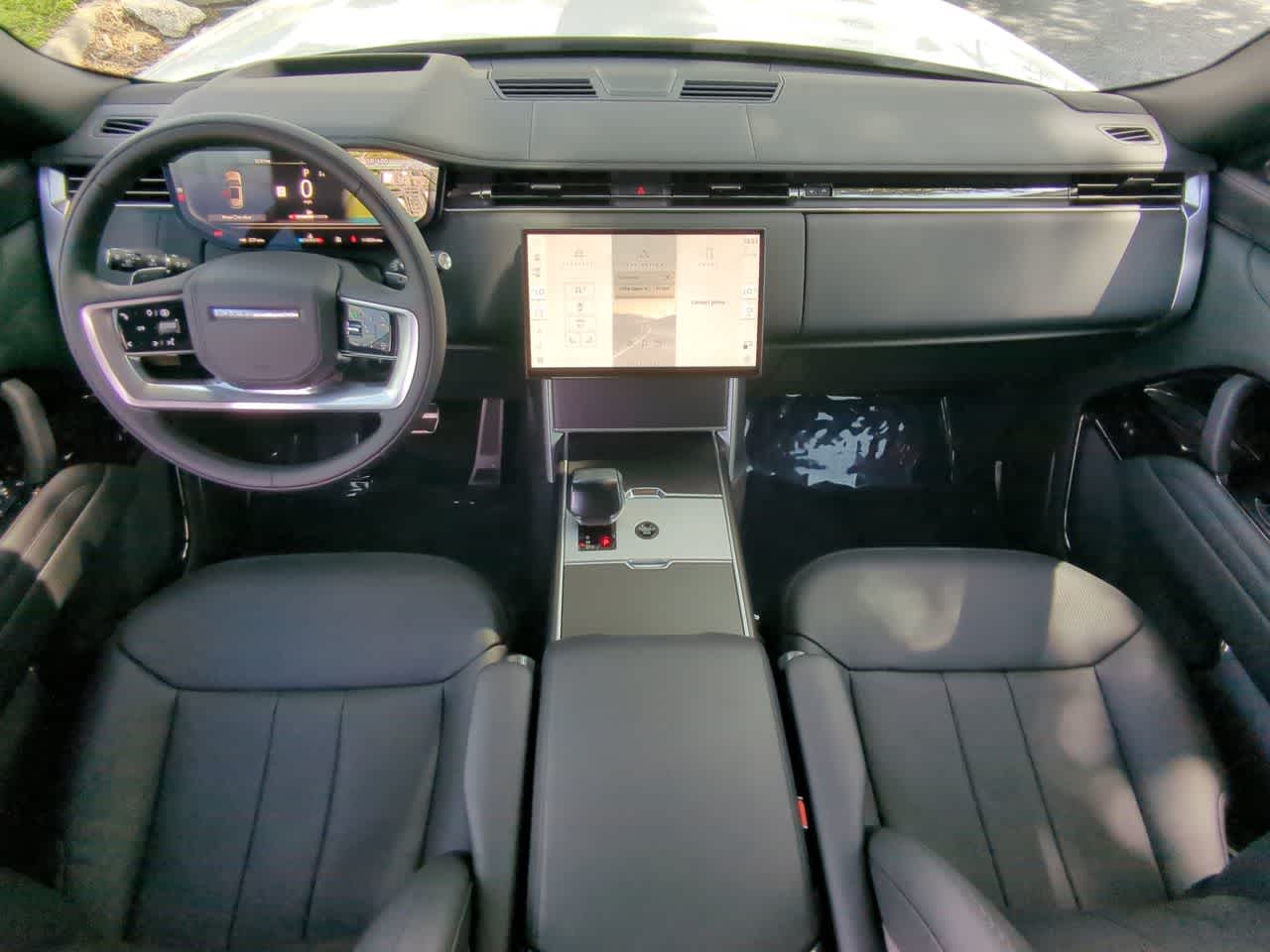 Thumbnail: 2025 Land Rover Range Rover - 16