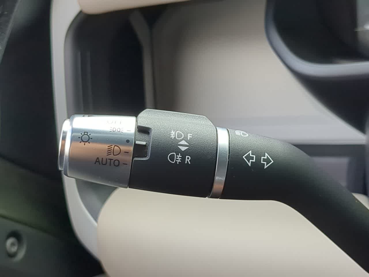 Thumbnail: 2022 Land Rover Defender - 26