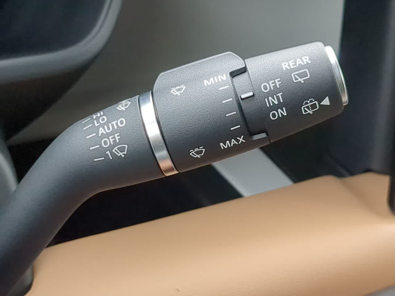 Thumbnail: 2025 Land Rover Defender - 28