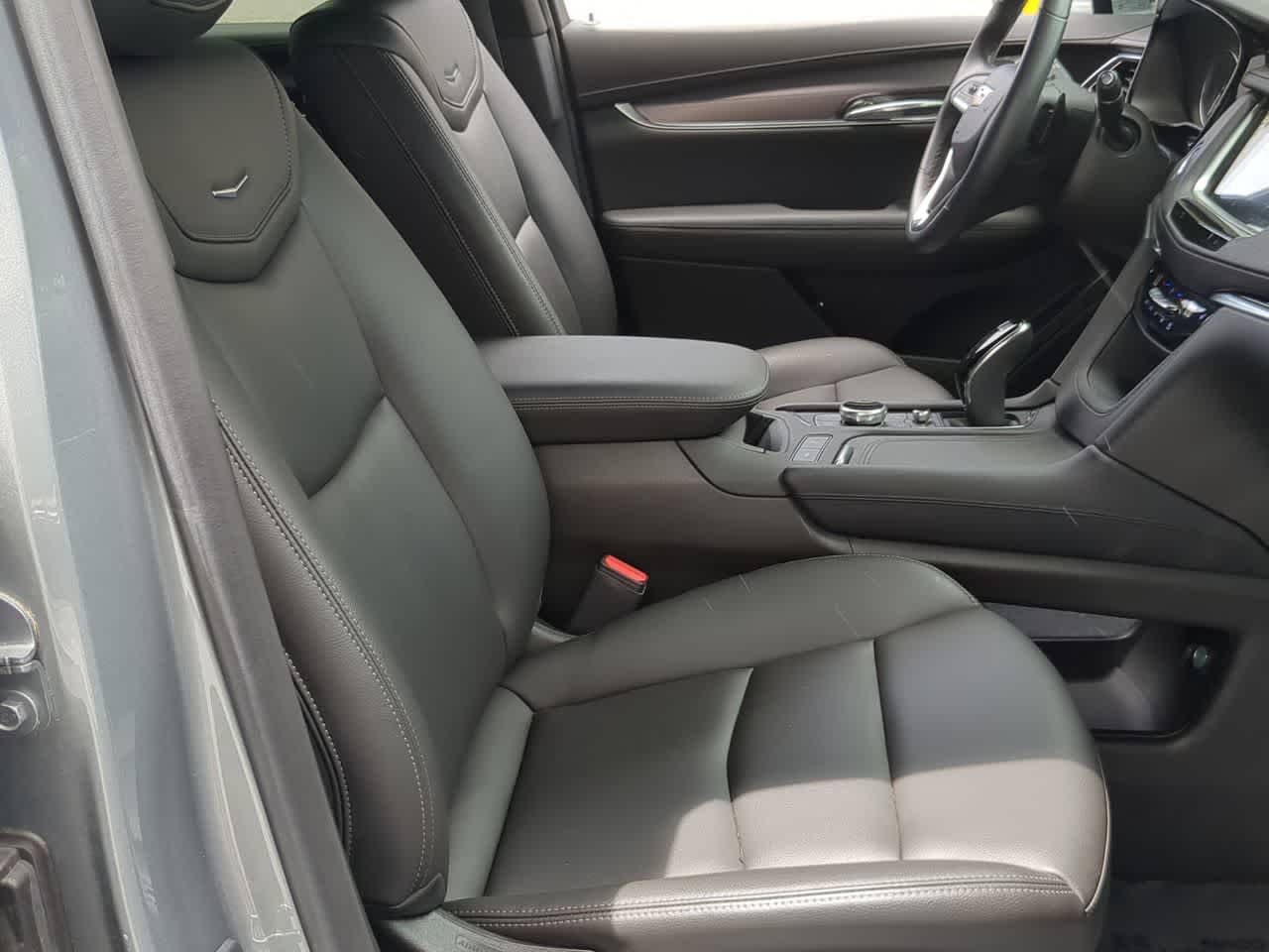 Thumbnail: 2024 Cadillac XT6 - 24